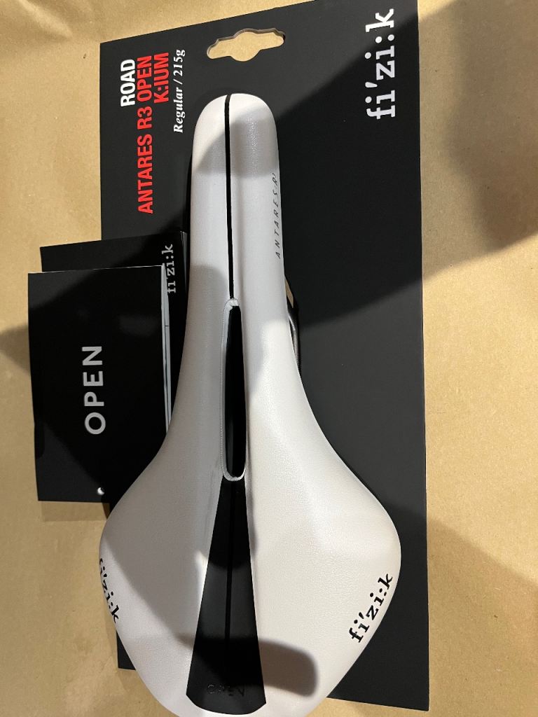 Road Cycling Saddle - Fizik Antares R3