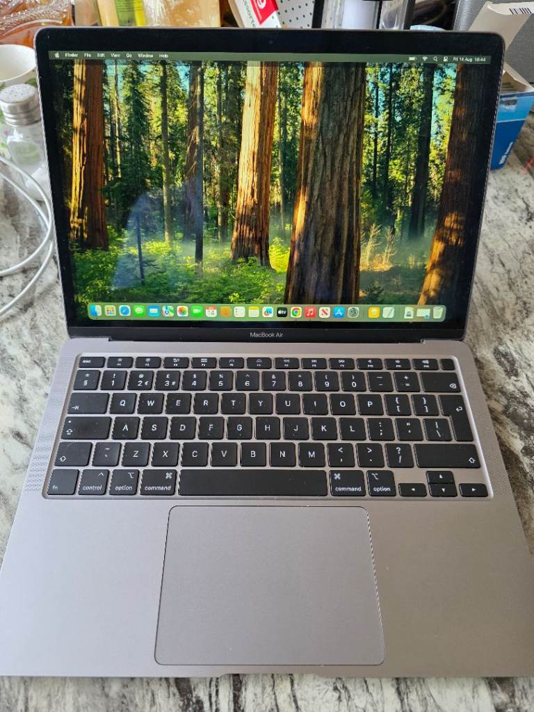 Macbook air 13"inch Retina 2020