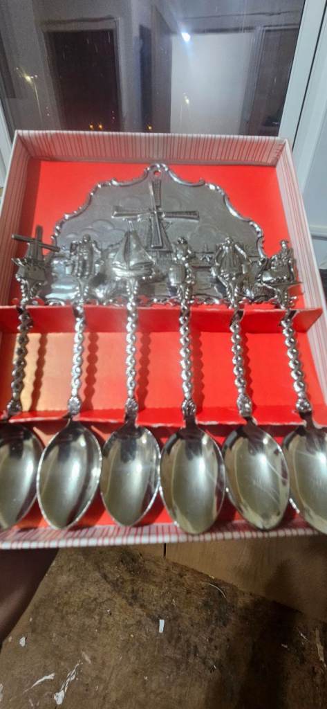 Silver Plated Spoon Set with Decorative Holder – As Good As New