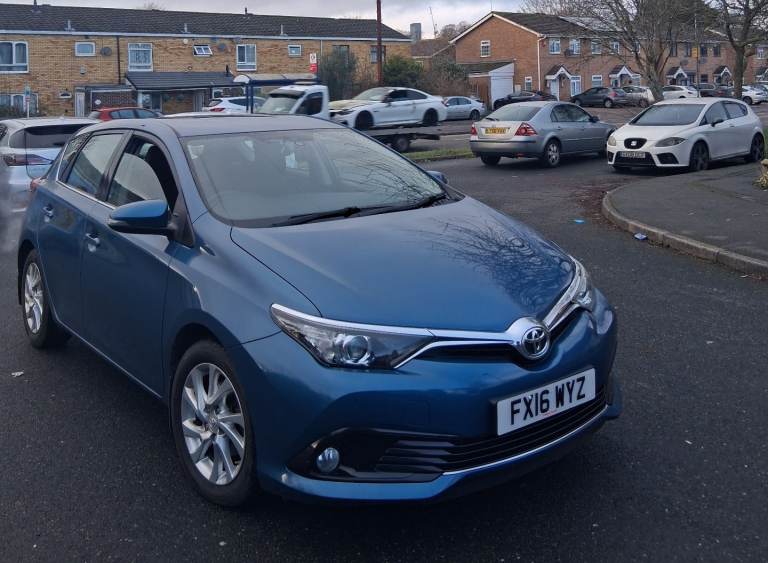 Toyota auris automatic 2016 1.2 Petrol Business edition Euro 6 