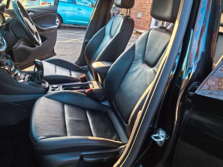 2017 Vauxhall Astra 1.4 Astra Elite Nav T 5dr - Full Service History - High Spec! Hatchback Petro...