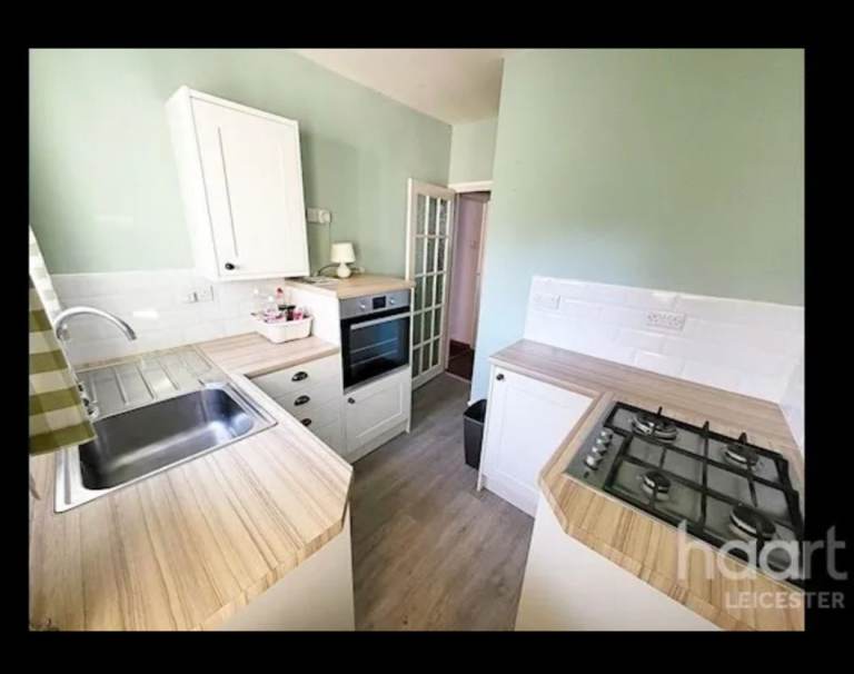 3 Bedroom semi detached house Le3 1HL