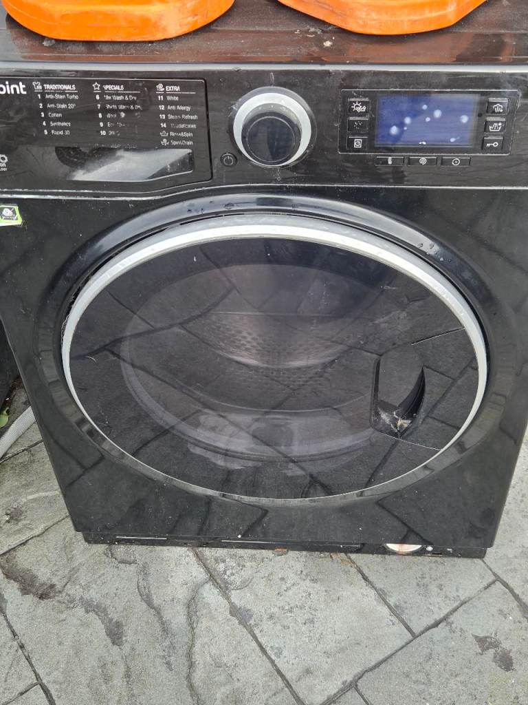 Hotpoint Washing Machine – Black, Good Condition