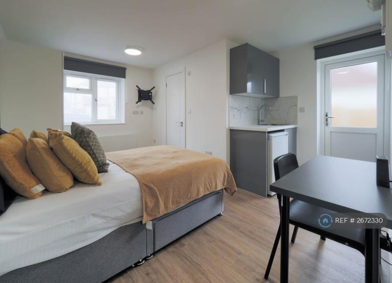 1 bedroom in The Meadow Way, Harrow, HA3 (#2672330)