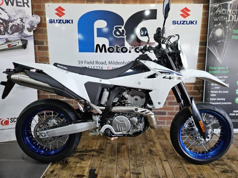Suzuki DR-Z4SM Solid Special White SuperMoto