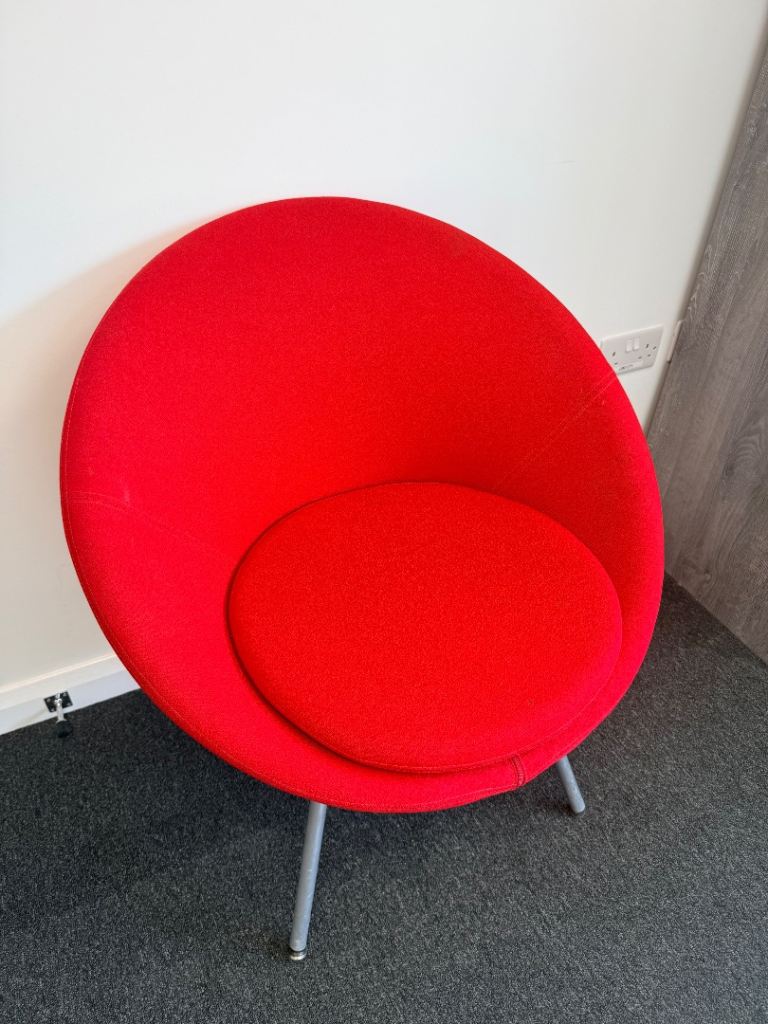 4 Red bucket chairs - Modern office seat