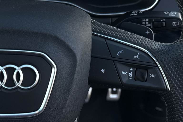 2022 Audi Q5 Edition 1 40 TDI quattro 204 PS S tronic SUV DIESEL Automatic