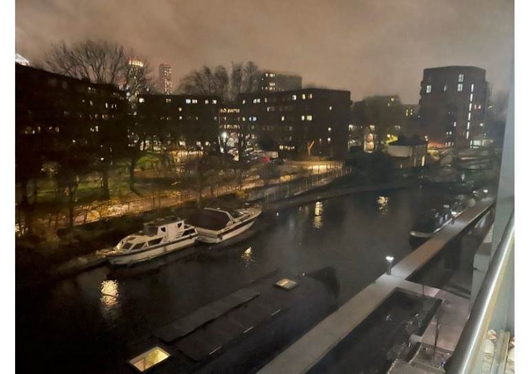 Flat with river view to rent.