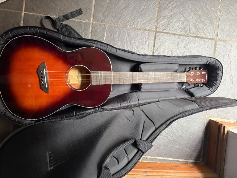 Yamaha electro acoustic with case 