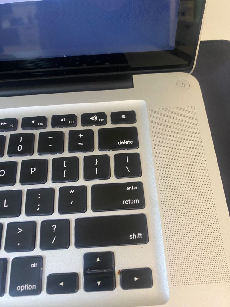 Apply MacBook Pro 2012 15 inches laptop 