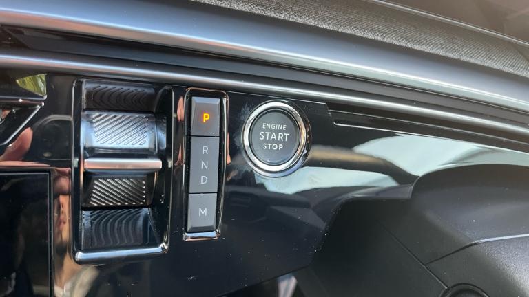 2024 Peugeot 3008 1.2 HYBRID GT SUV 5dr Petrol Hybrid e-DSC6 Euro 6 (s/s) (136 ps) SUV Hybrid Aut...