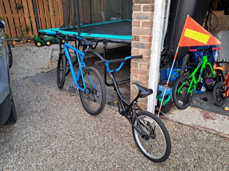 Canyon Tag along Bike– Black/Blue, Good Condition