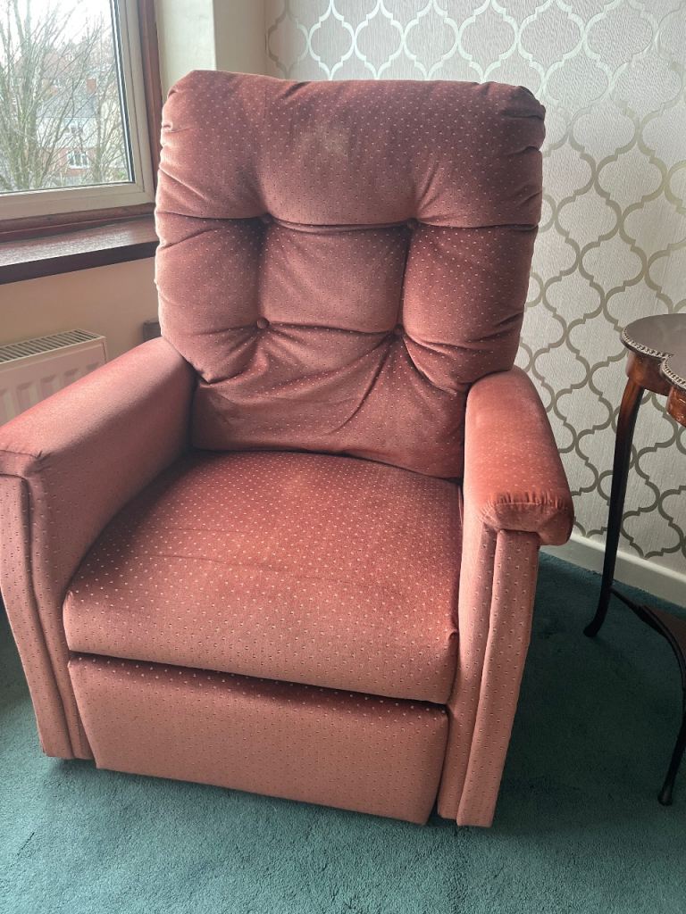 Electric rise and recliner