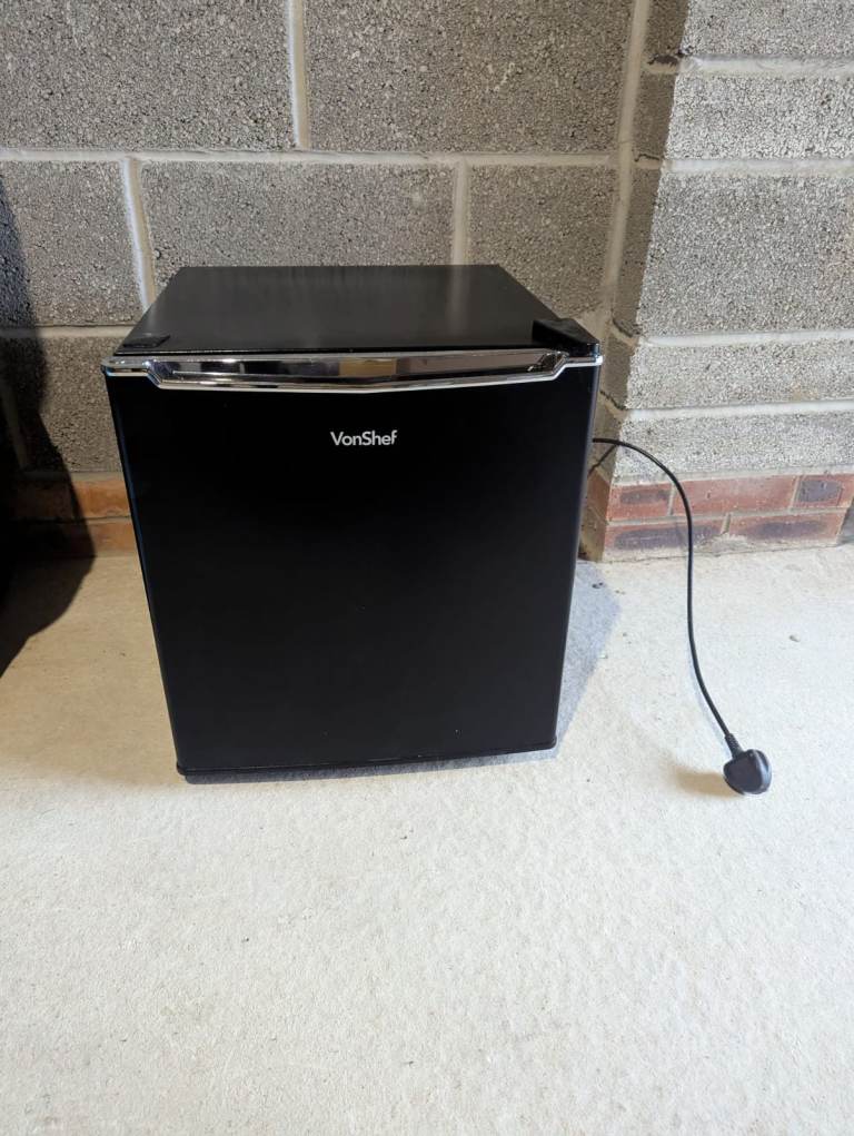 VonShef Mini Freezer — Black Table Top Freezer — £35 ono