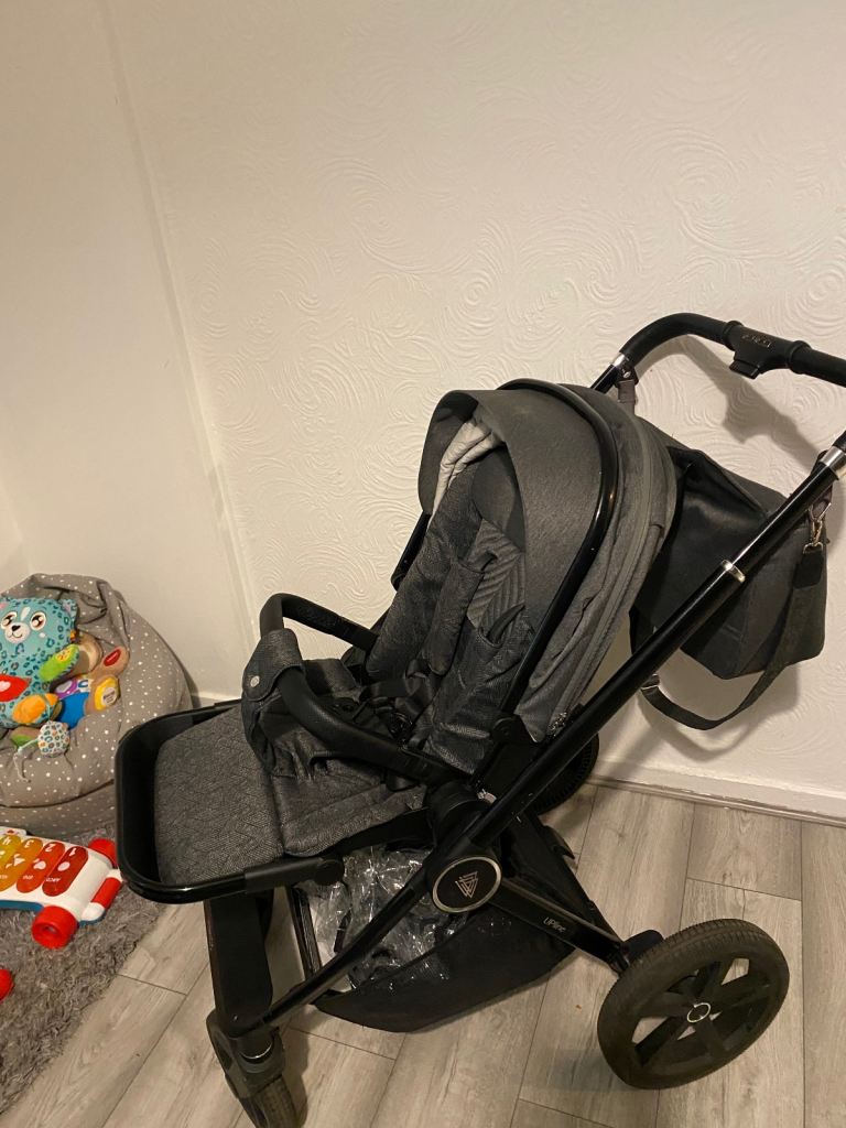 Venicci travel system 