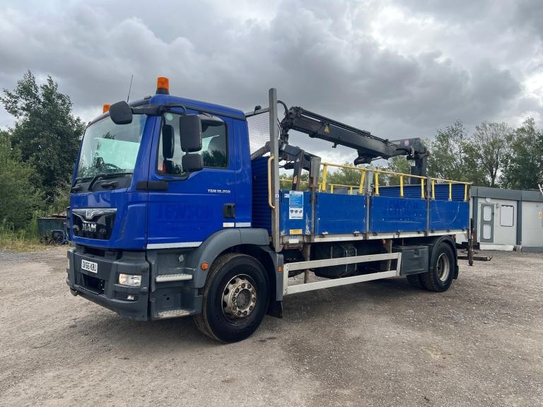 2017 MAN TGM REAR MOUNTED HMF 1420 REMOTE CRANE WITH DROPSIDE BODY 