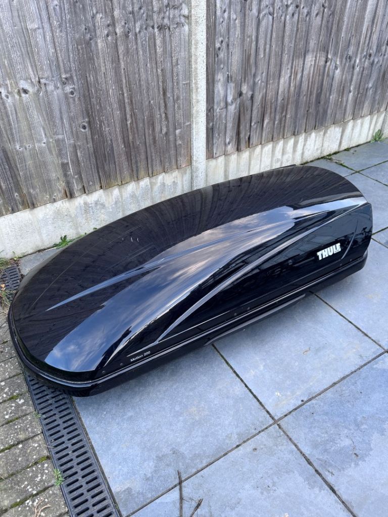Thule Motion 200 410lt rooftop box