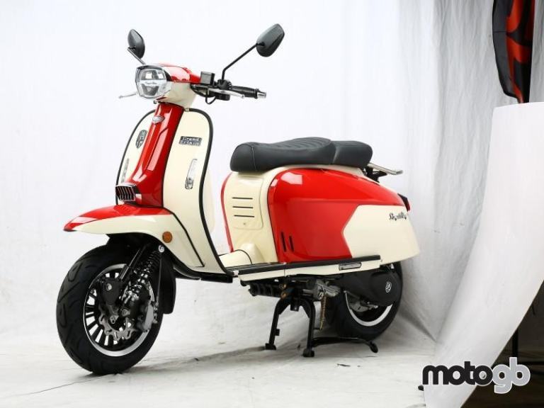 Royal Alloy GP 125cc Modern Classic Retro Automatic Moped Scooter For Sale