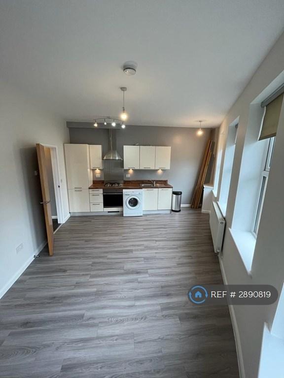 1 bedroom flat in Ty Mawr Road, Cardiff, CF14 (1 bed) (#2890819)