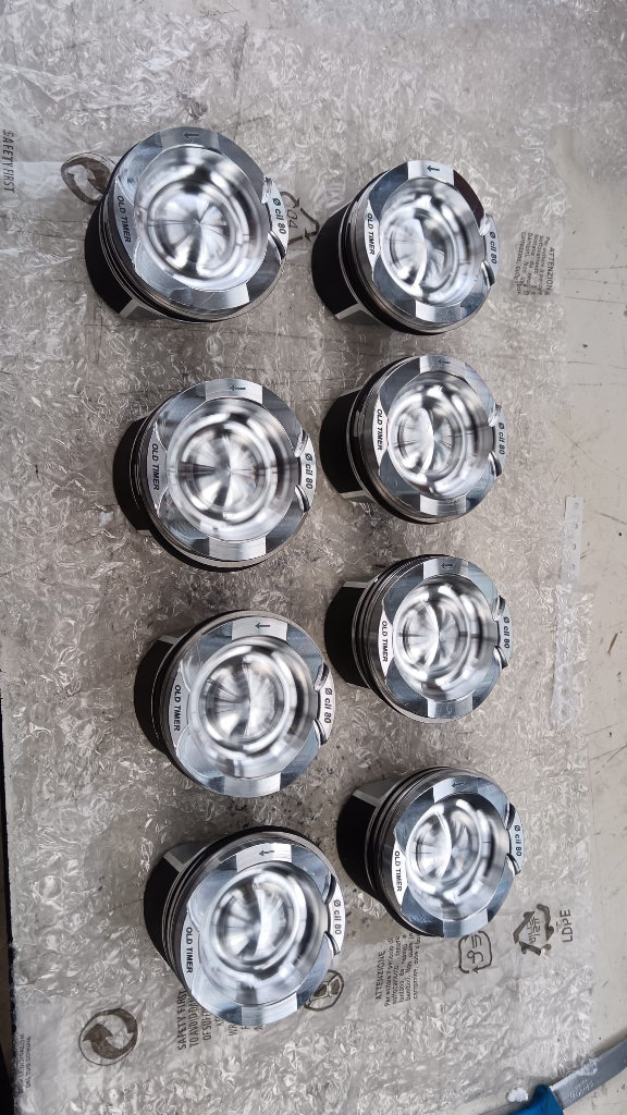 Pistons Maserati Quattroporte series 4 v8