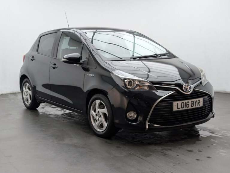 2016 Toyota Yaris 1.5 VVT-h Icon Hatchback 5dr Petrol Hybrid E-CVT Euro 6 (101 ps) REVERSING  HAT...
