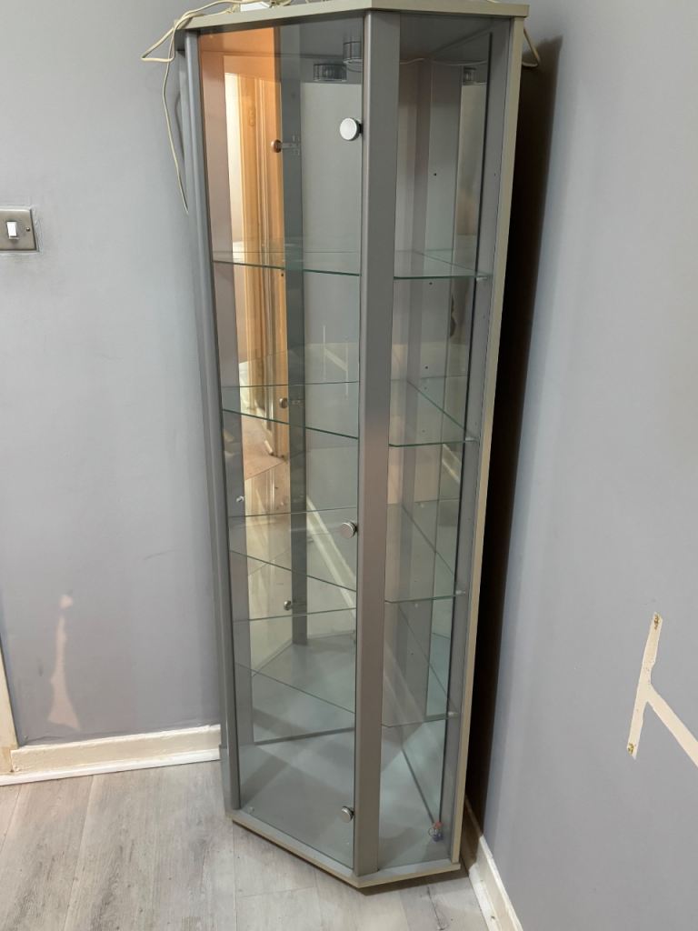 Glass cabinet 