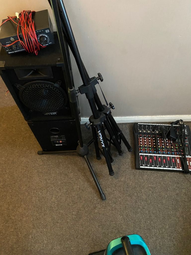 Dj mixer  set up