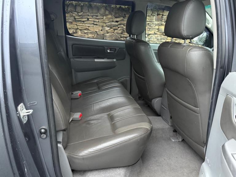 2010 Toyota Hilux Invincible D/Cab Pick Up 3.0 D-4D 4WD 171 Auto PICK UP Diesel Automatic