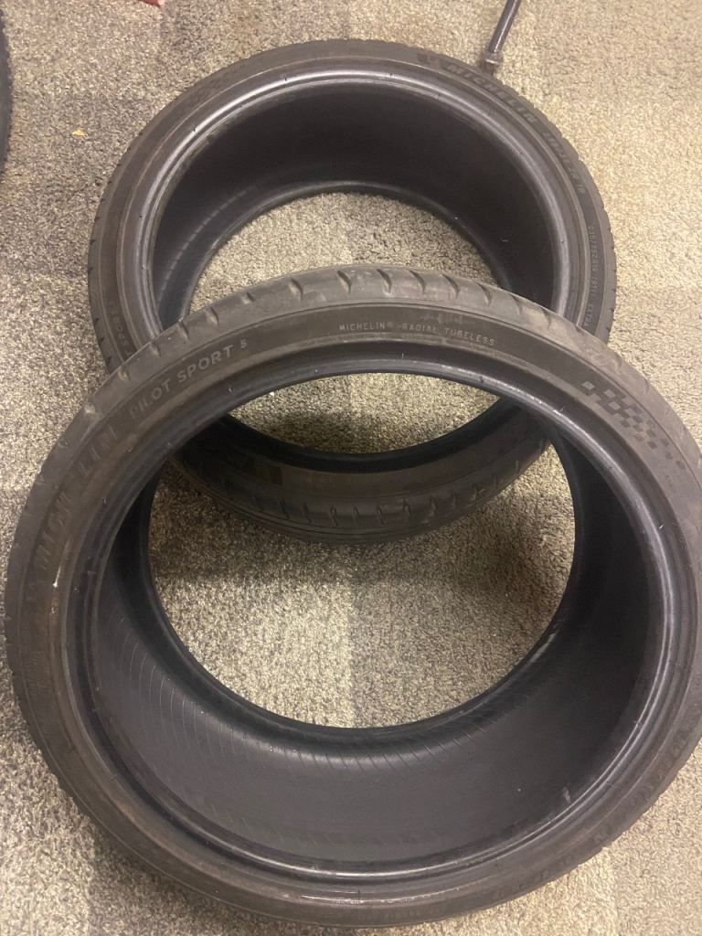 Michelin 235/35/19 tyres 