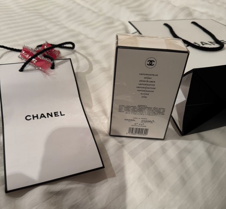 Chanel no.5 Eau de Parfum 100mls spray. Boxed and brand new. 