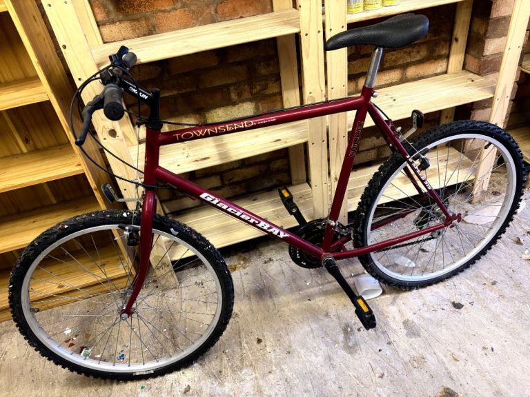 Townsend Mountain Bike 26" Wheels 15 Speed Good Condition Very Little Use