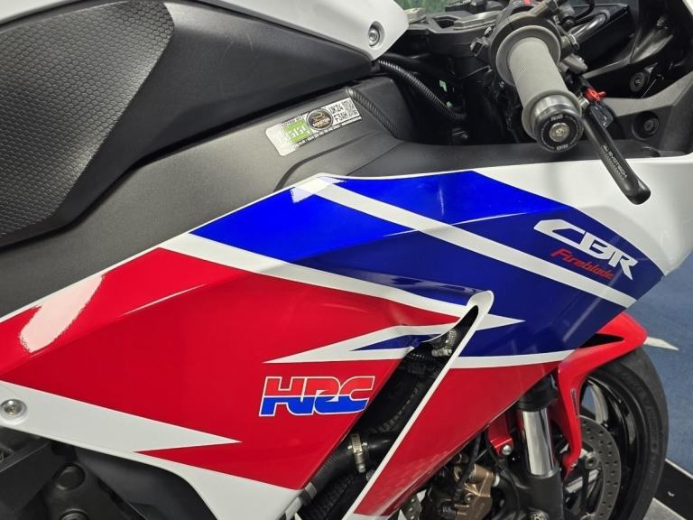 HONDA CBR1000 R