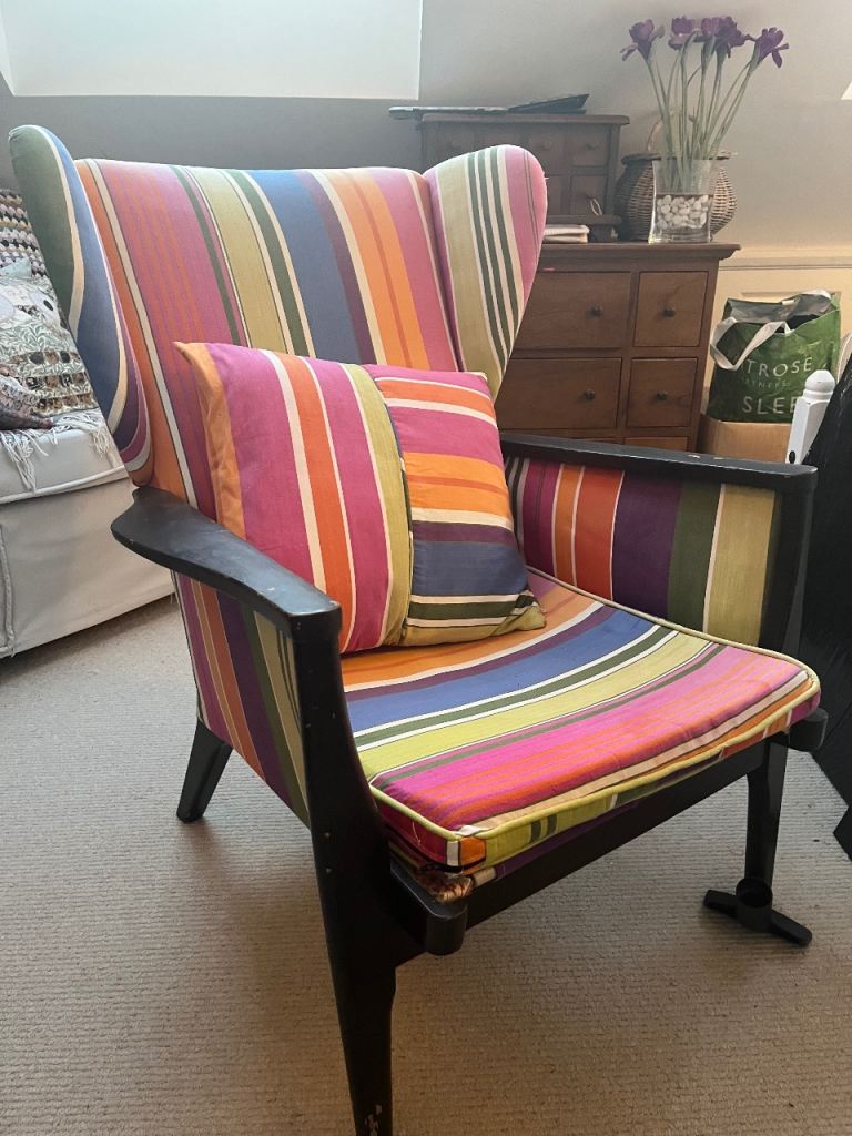 Parker knoll wing back chair. Multicoloured 