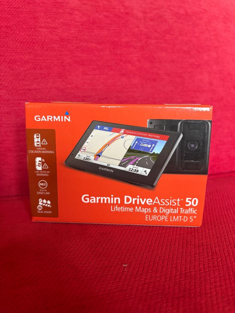 Garmin Driveassist 50 sat nav with dash cam 