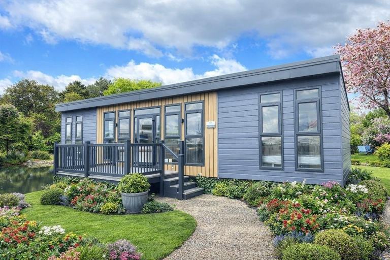 Static Annex For Sale Off Site The Villa 2 Bedroom, 40ftx14ft