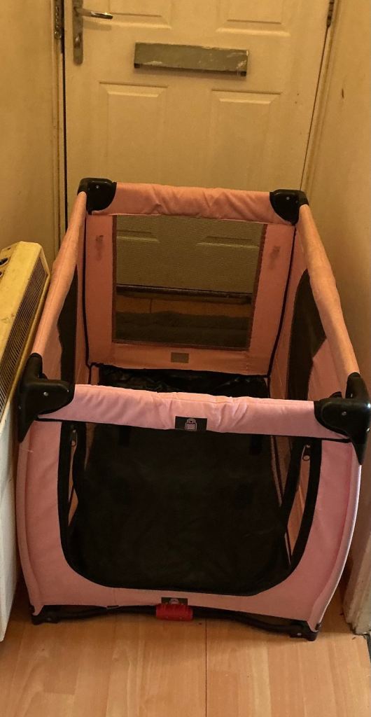 Dog travel cot 