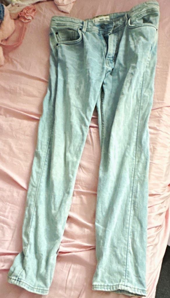 Light Wash Denim Jeans – Good Condition