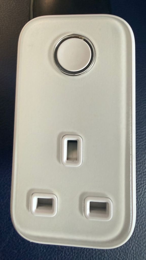 Hive White Smart Plug Socket – As Good As New