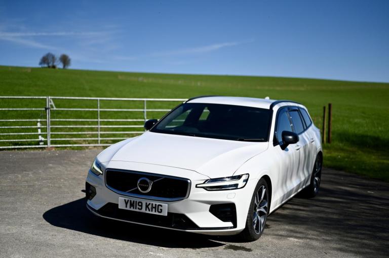 2019 Volvo V60 2.0 D3 [150] R DESIGN Plus 5dr Auto ESTATE DIESEL Automatic