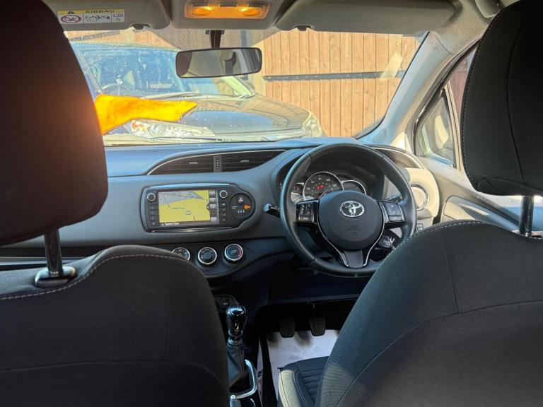 2016 Toyota Yaris 1.33 Dual VVT-i Design Euro 6 5dr HATCHBACK Petrol Manual