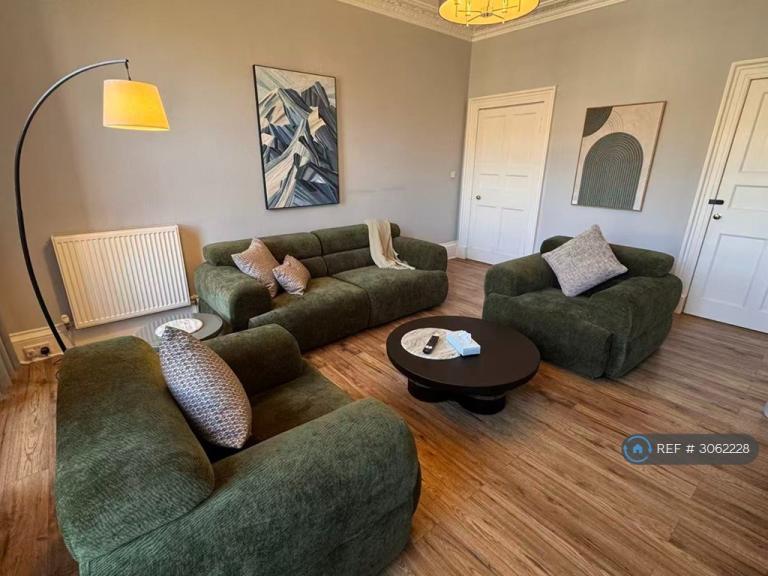 2 bedroom flat in Edinburgh, Edinburgh, EH8 (2 bed) (#3062228)