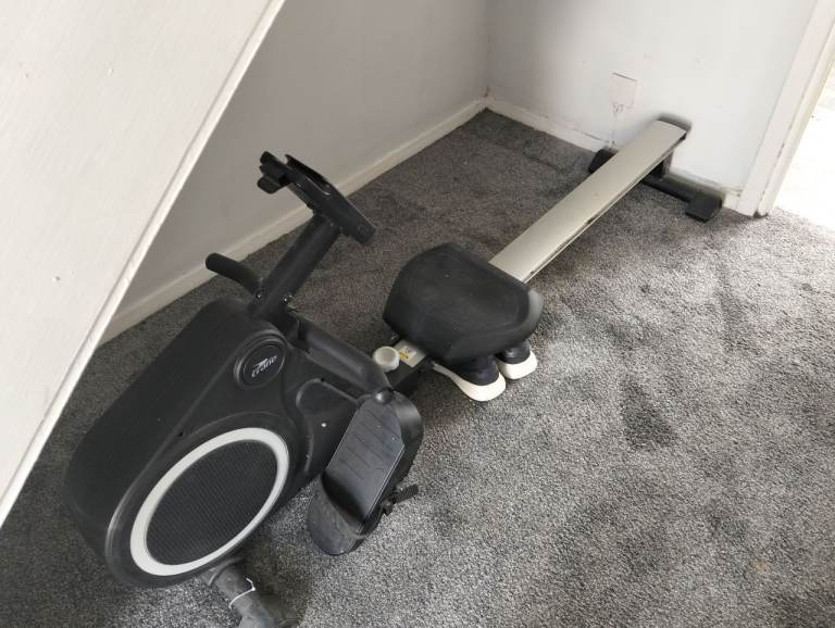 FREE ..... Full size gym style rowing machine 