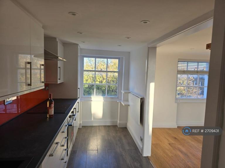 2 bedroom flat in Claremont Square, London, N1 (2 bed) (#2709431)