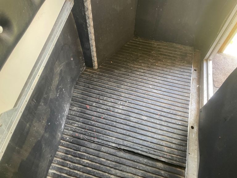 Horse Camper fixtures and fittings