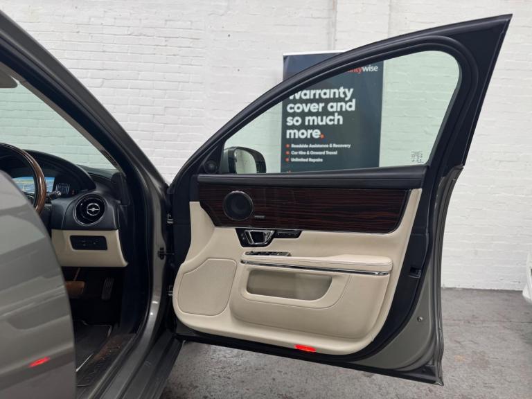 2017 Jaguar XJ 3.0d V6 Portfolio Auto Euro 6 (s/s) 4dr SALOON Diesel Automatic