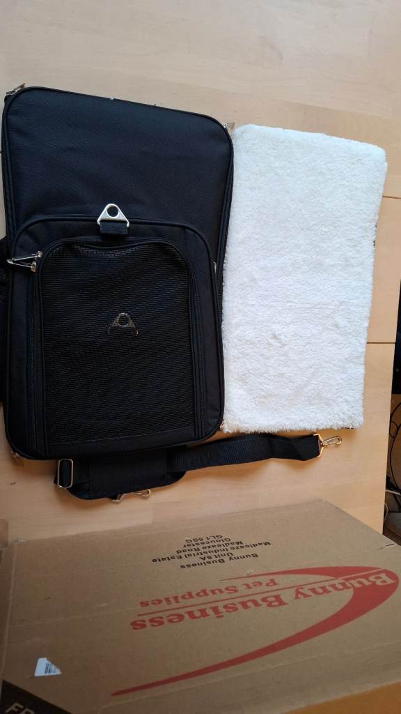 Foldable Pet Carrier Bag – Black (New, without tag)