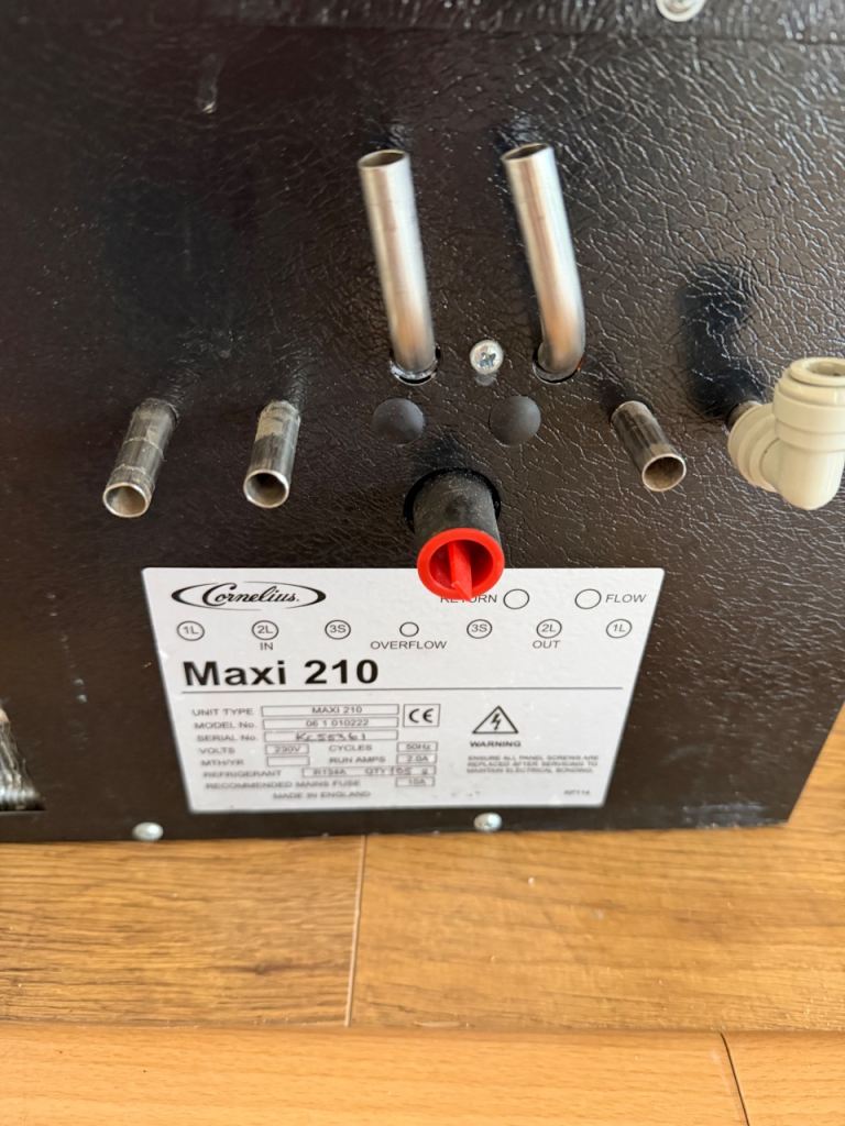 Maxi 210 Beer cooler and font