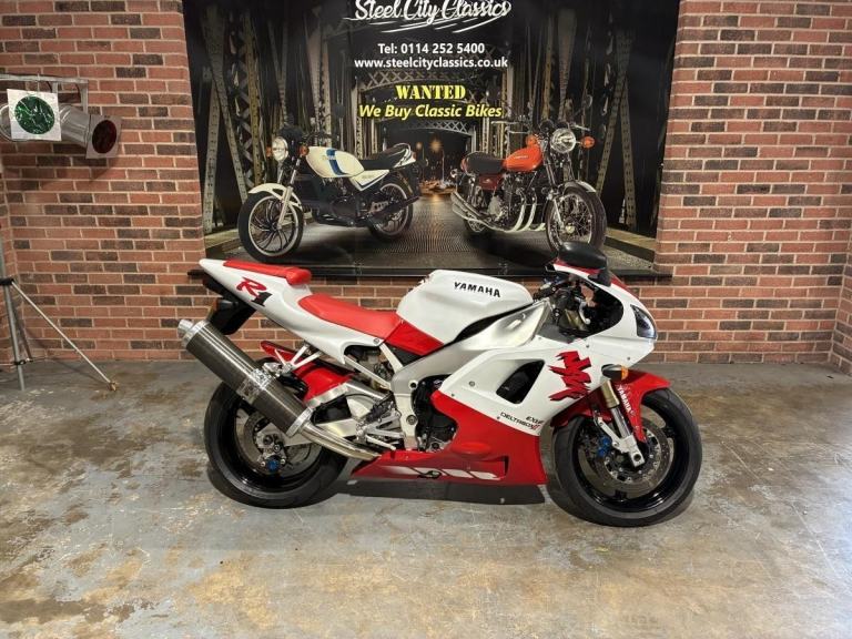 1998 Yamaha R1 Red and White for sale in Chesterfield