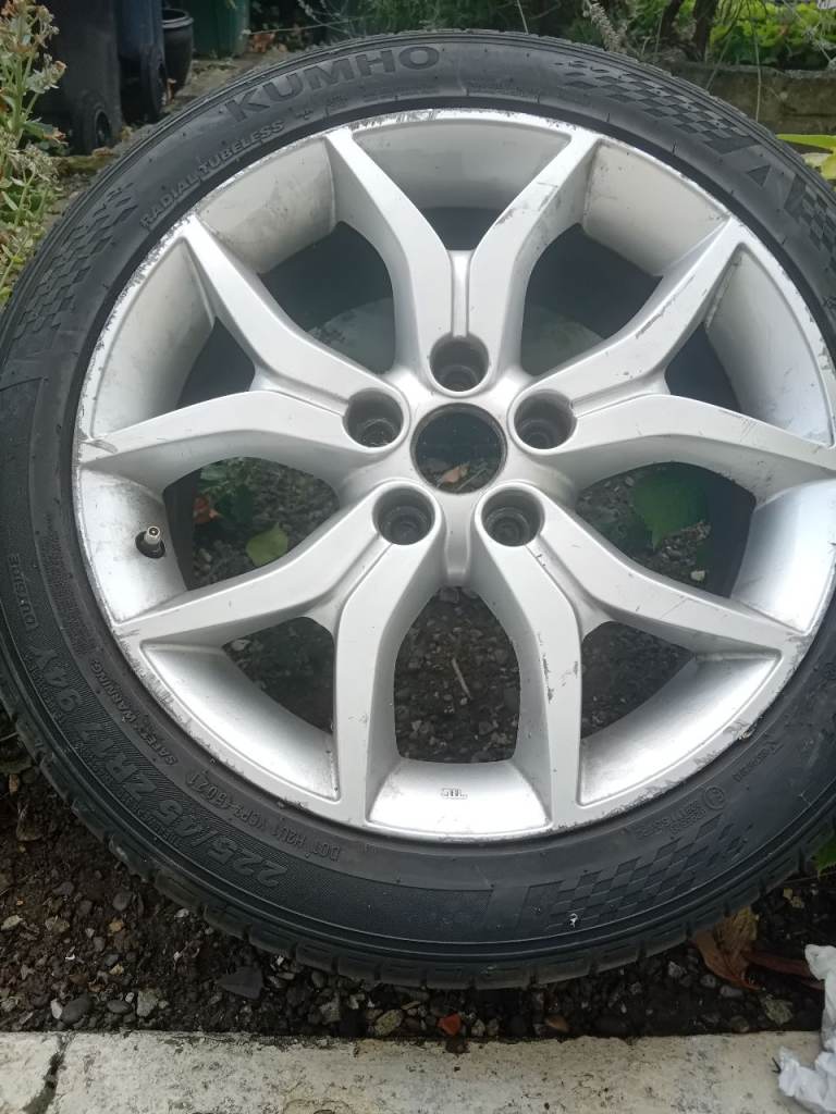 Hyundai mklll 17 inch wheel/tyre