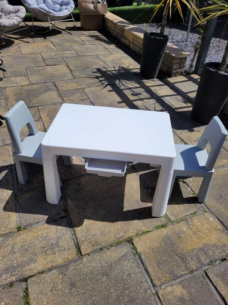 Childrens table and chairs